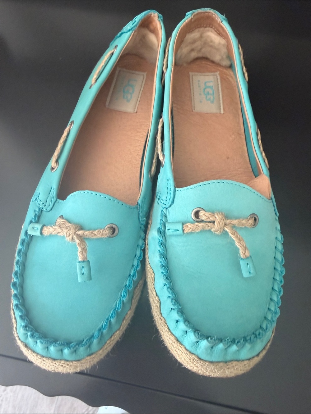 UGG W Chivon Girls Blue and Brown Slip-On Moccasins